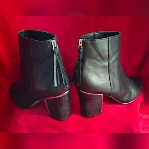 Aldo Black Leather Ankle Booties with Tassel Detail on Rear Zippers - Size 8.5